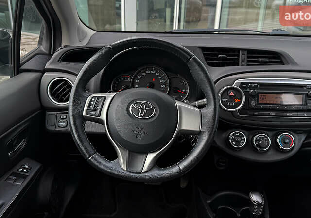 Белый Тойота Ярис, объемом двигателя 1.3 л и пробегом 69 тыс. км за 9600 $, фото 8 на Automoto.ua