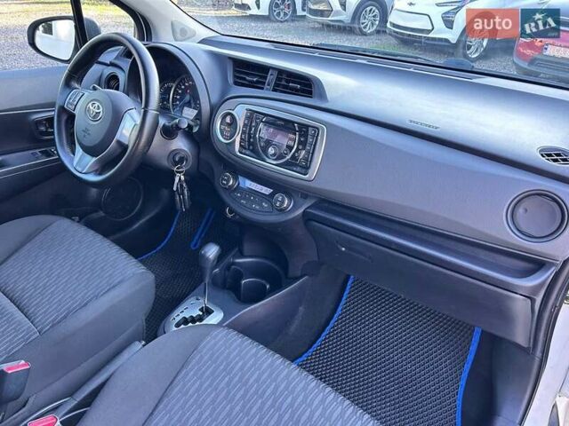 Білий Тойота Яріс, об'ємом двигуна 1.5 л та пробігом 225 тис. км за 10500 $, фото 32 на Automoto.ua