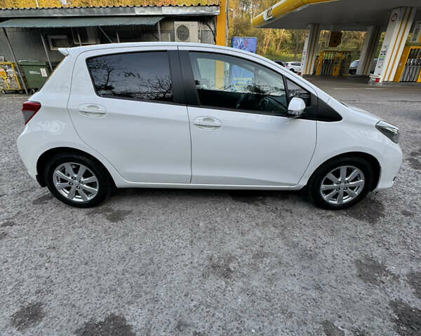 Тойота Ярис 2012 в Киеве на Automoto.ua Белый Тойота Ярис, объемом двигателя 1.3 л и пробегом 96 тыс. км за 11000 $, фото 7 на Automoto.ua