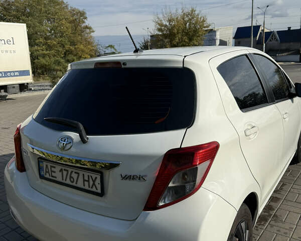 Тойота Ярис 2012 в Днепре (Днепропетровске) на Automoto.ua Белый Тойота Ярис, объемом двигателя 1.33 л и пробегом 142 тыс. км за 9300 $, фото 2 на Automoto.ua