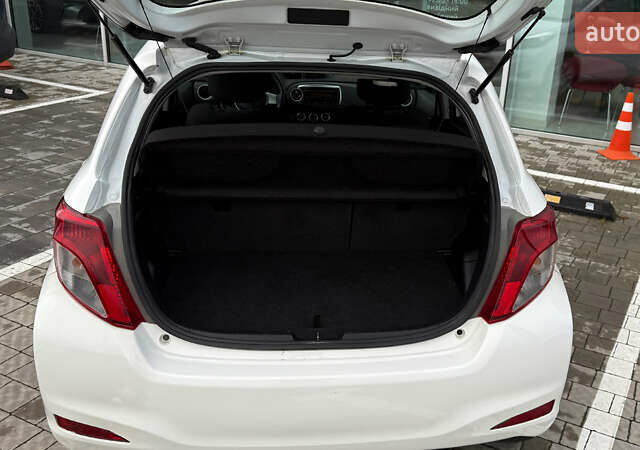 Белый Тойота Ярис, объемом двигателя 1.3 л и пробегом 69 тыс. км за 9600 $, фото 9 на Automoto.ua