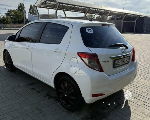 Тойота Ярис 2012 в Днепре (Днепропетровске) на Automoto.ua Белый Тойота Ярис, объемом двигателя 1.33 л и пробегом 142 тыс. км за 9300 $, фото 3 на Automoto.ua