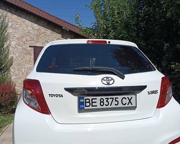 Белый Тойота Ярис, объемом двигателя 1.33 л и пробегом 93 тыс. км за 10500 $, фото 17 на Automoto.ua