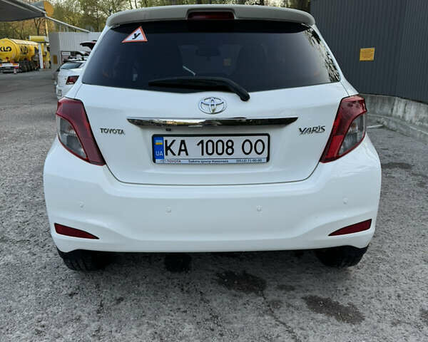 Тойота Ярис 2012 в Киеве на Automoto.ua Белый Тойота Ярис, объемом двигателя 1.3 л и пробегом 96 тыс. км за 11000 $, фото 5 на Automoto.ua