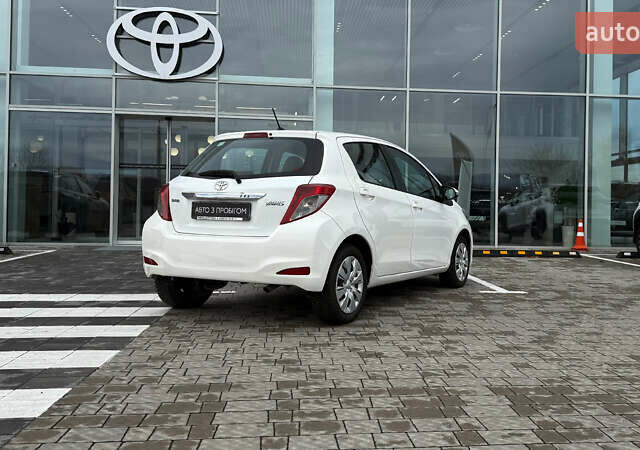 Белый Тойота Ярис, объемом двигателя 1.3 л и пробегом 69 тыс. км за 9600 $, фото 17 на Automoto.ua