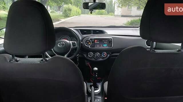 Білий Тойота Яріс, об'ємом двигуна 1.36 л та пробігом 191 тис. км за 7500 $, фото 3 на Automoto.ua