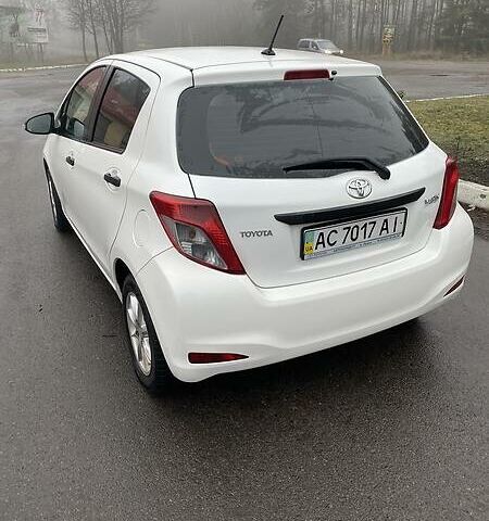 Білий Тойота Яріс, об'ємом двигуна 1 л та пробігом 102 тис. км за 7200 $, фото 3 на Automoto.ua
