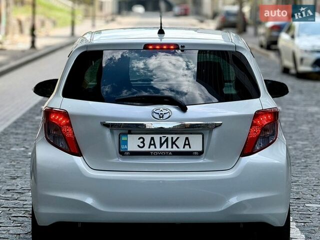 Белый Тойота Ярис, объемом двигателя 1.3 л и пробегом 89 тыс. км за 8700 $, фото 32 на Automoto.ua