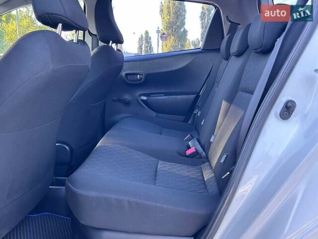 Білий Тойота Яріс, об'ємом двигуна 1.5 л та пробігом 225 тис. км за 10500 $, фото 26 на Automoto.ua