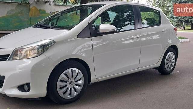 Білий Тойота Яріс, об'ємом двигуна 1.36 л та пробігом 191 тис. км за 7500 $, фото 13 на Automoto.ua