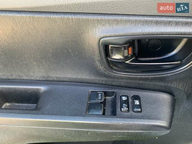 Білий Тойота Яріс, об'ємом двигуна 1 л та пробігом 180 тис. км за 5500 $, фото 1 на Automoto.ua