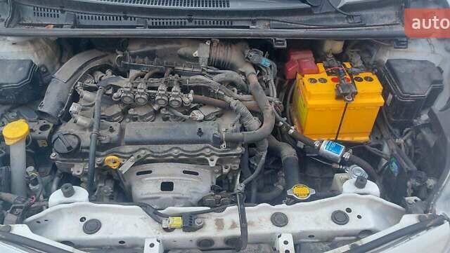 Белый Тойота Ярис, объемом двигателя 1.33 л и пробегом 130 тыс. км за 6700 $, фото 7 на Automoto.ua