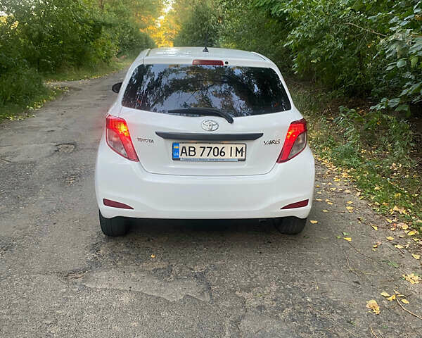 Белый Тойота Ярис, объемом двигателя 1.33 л и пробегом 172 тыс. км за 8500 $, фото 2 на Automoto.ua
