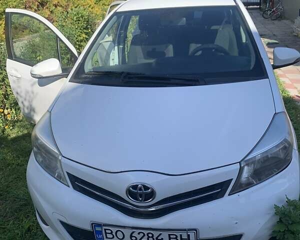 Білий Тойота Яріс, об'ємом двигуна 1 л та пробігом 180 тис. км за 5500 $, фото 7 на Automoto.ua