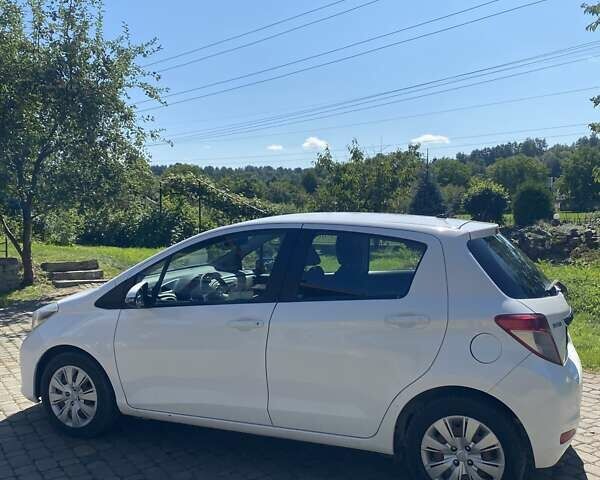 Білий Тойота Яріс, об'ємом двигуна 1 л та пробігом 254 тис. км за 7000 $, фото 3 на Automoto.ua