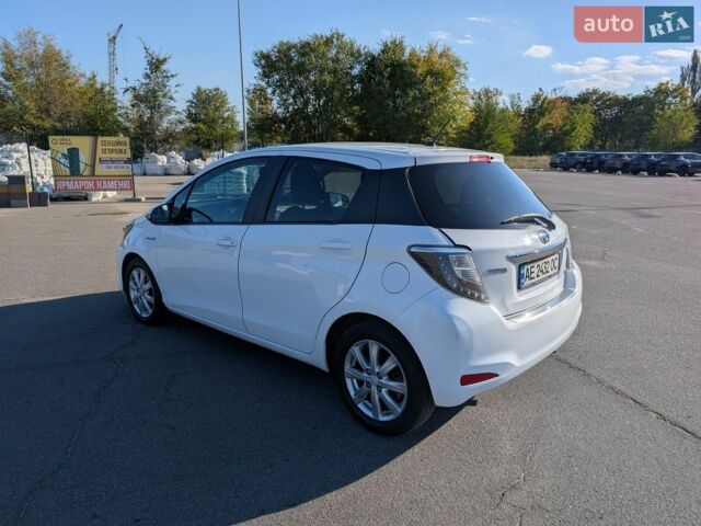 Белый Тойота Ярис, объемом двигателя 1.5 л и пробегом 165 тыс. км за 8500 $, фото 3 на Automoto.ua
