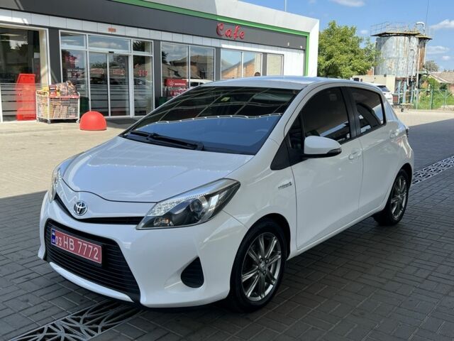 Белый Тойота Ярис, объемом двигателя 1.5 л и пробегом 155 тыс. км за 11700 $, фото 3 на Automoto.ua