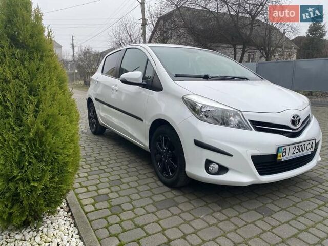 Білий Тойота Яріс, об'ємом двигуна 1.33 л та пробігом 64 тис. км за 13500 $, фото 6 на Automoto.ua