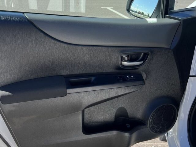 Білий Тойота Яріс, об'ємом двигуна 1.33 л та пробігом 96 тис. км за 11700 $, фото 8 на Automoto.ua