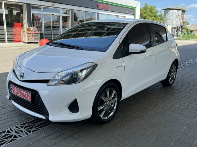 Белый Тойота Ярис, объемом двигателя 1.5 л и пробегом 155 тыс. км за 11700 $, фото 4 на Automoto.ua