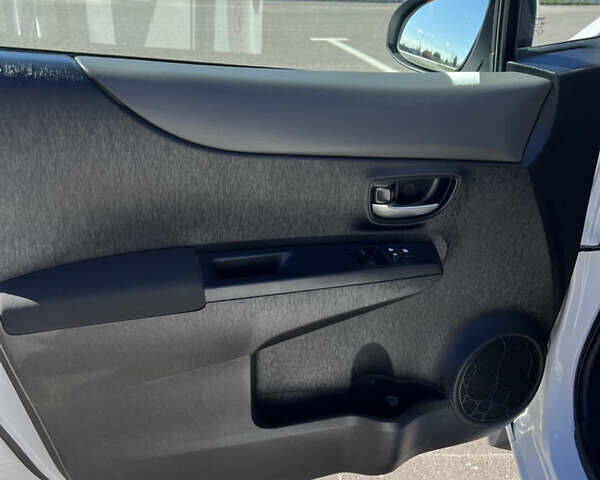 Белый Тойота Ярис, объемом двигателя 1.3 л и пробегом 96 тыс. км за 11700 $, фото 10 на Automoto.ua