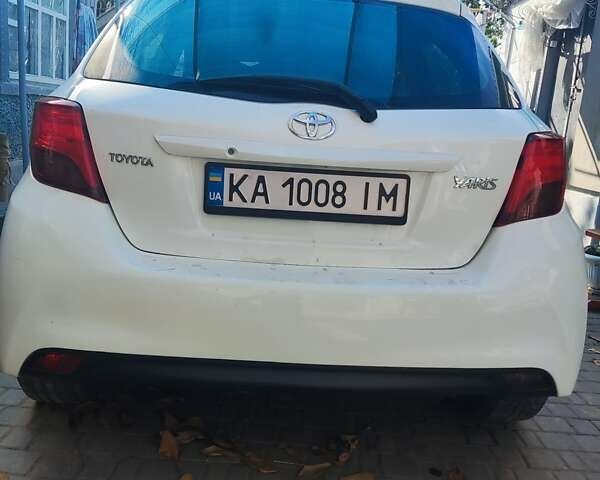 Белый Тойота Ярис, объемом двигателя 1.33 л и пробегом 244 тыс. км за 7000 $, фото 15 на Automoto.ua