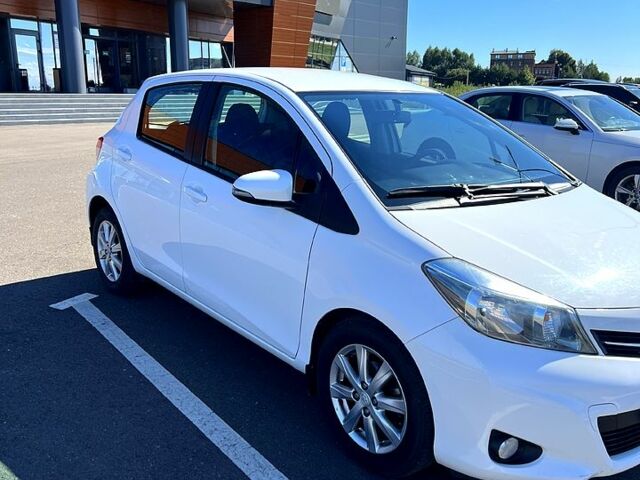 Белый Тойота Ярис, объемом двигателя 1.3 л и пробегом 96 тыс. км за 11700 $, фото 1 на Automoto.ua