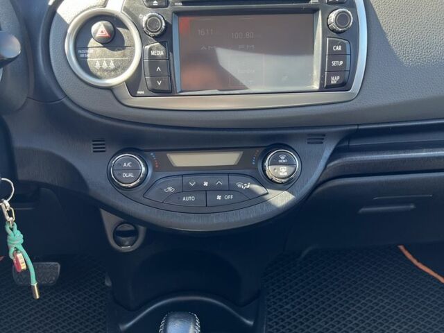 Білий Тойота Яріс, об'ємом двигуна 1.33 л та пробігом 96 тис. км за 11700 $, фото 15 на Automoto.ua