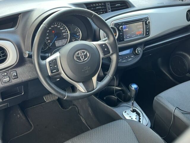 Белый Тойота Ярис, объемом двигателя 1.5 л и пробегом 155 тыс. км за 11700 $, фото 9 на Automoto.ua