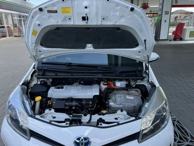 Белый Тойота Ярис, объемом двигателя 1.5 л и пробегом 155 тыс. км за 11700 $, фото 15 на Automoto.ua
