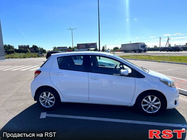 Белый Тойота Ярис, объемом двигателя 1.3 л и пробегом 96 тыс. км за 11700 $, фото 2 на Automoto.ua