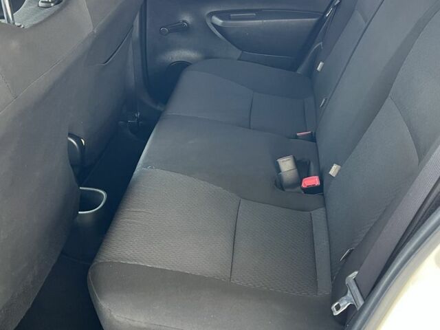 Белый Тойота Ярис, объемом двигателя 1.5 л и пробегом 155 тыс. км за 11700 $, фото 8 на Automoto.ua