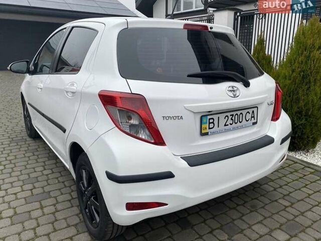 Білий Тойота Яріс, об'ємом двигуна 1.33 л та пробігом 64 тис. км за 13500 $, фото 4 на Automoto.ua