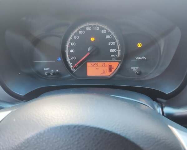 Белый Тойота Ярис, объемом двигателя 1.33 л и пробегом 244 тыс. км за 7000 $, фото 3 на Automoto.ua