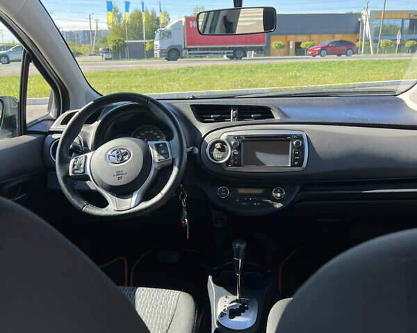 Белый Тойота Ярис, объемом двигателя 1.3 л и пробегом 96 тыс. км за 11700 $, фото 15 на Automoto.ua