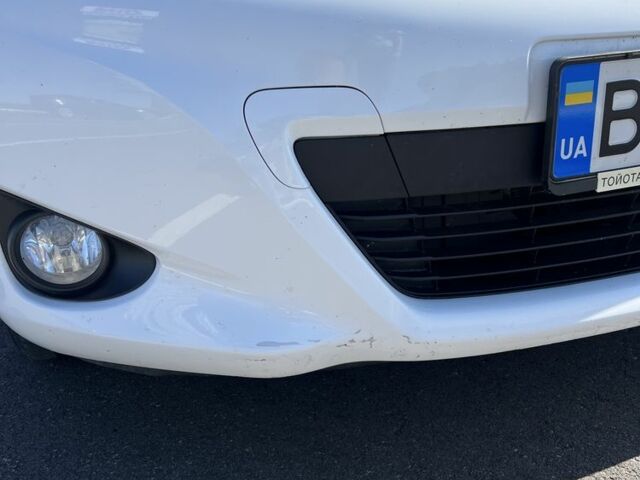 Білий Тойота Яріс, об'ємом двигуна 1.33 л та пробігом 96 тис. км за 11700 $, фото 22 на Automoto.ua