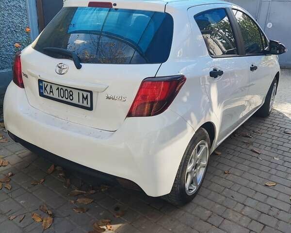 Белый Тойота Ярис, объемом двигателя 1.33 л и пробегом 244 тыс. км за 7000 $, фото 9 на Automoto.ua