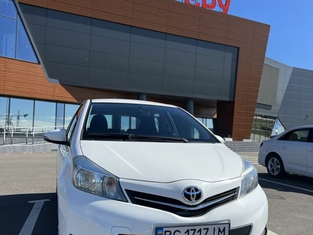 Білий Тойота Яріс, об'ємом двигуна 1.33 л та пробігом 96 тис. км за 11700 $, фото 1 на Automoto.ua