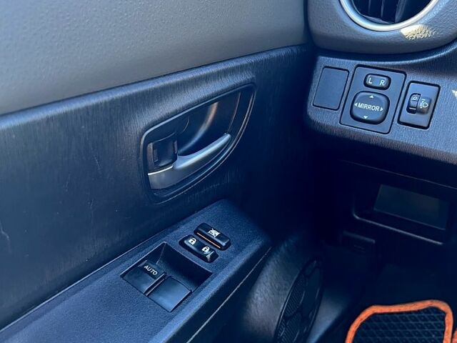 Белый Тойота Ярис, объемом двигателя 1.3 л и пробегом 96 тыс. км за 11700 $, фото 10 на Automoto.ua