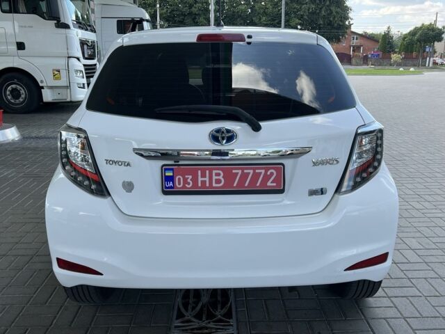 Белый Тойота Ярис, объемом двигателя 1.5 л и пробегом 155 тыс. км за 11700 $, фото 6 на Automoto.ua