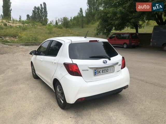 Белый Тойота Ярис, объемом двигателя 1.5 л и пробегом 209 тыс. км за 11600 $, фото 2 на Automoto.ua