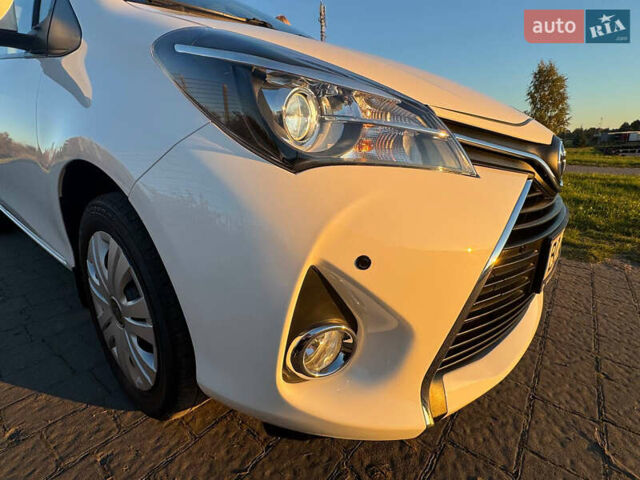 Білий Тойота Яріс, об'ємом двигуна 1.33 л та пробігом 75 тис. км за 11300 $, фото 9 на Automoto.ua