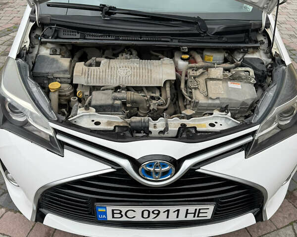 Белый Тойота Ярис, объемом двигателя 1.5 л и пробегом 133 тыс. км за 12000 $, фото 9 на Automoto.ua