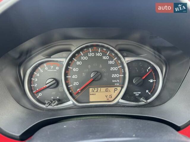 Білий Тойота Яріс, об'ємом двигуна 1.33 л та пробігом 125 тис. км за 12500 $, фото 2 на Automoto.ua