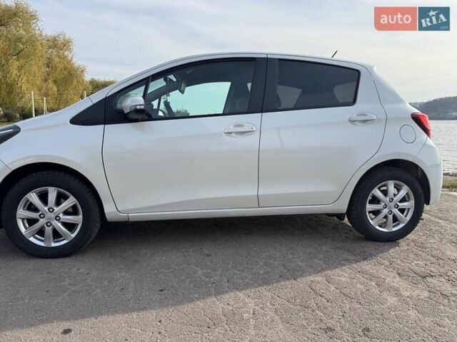 Білий Тойота Яріс, об'ємом двигуна 1.33 л та пробігом 125 тис. км за 12500 $, фото 13 на Automoto.ua