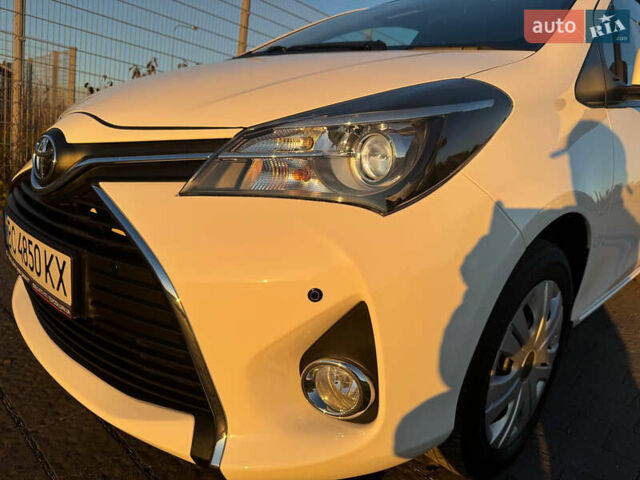 Білий Тойота Яріс, об'ємом двигуна 1.33 л та пробігом 75 тис. км за 11300 $, фото 11 на Automoto.ua