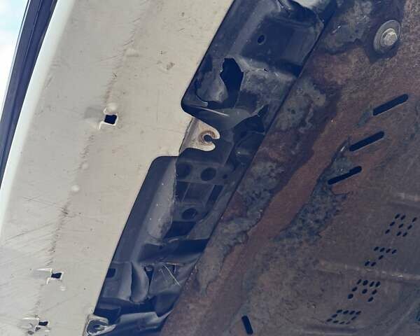 Белый Тойота Ярис, объемом двигателя 1.3 л и пробегом 156 тыс. км за 11000 $, фото 28 на Automoto.ua