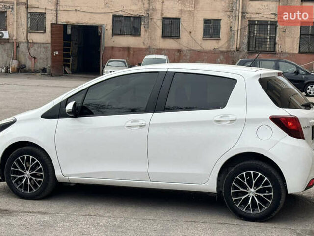 Белый Тойота Ярис, объемом двигателя 1.33 л и пробегом 55 тыс. км за 11800 $, фото 14 на Automoto.ua