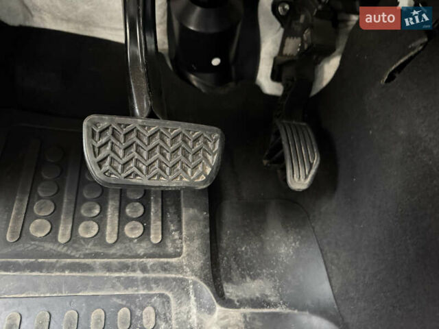 Белый Тойота Ярис, объемом двигателя 1.33 л и пробегом 55 тыс. км за 11800 $, фото 49 на Automoto.ua