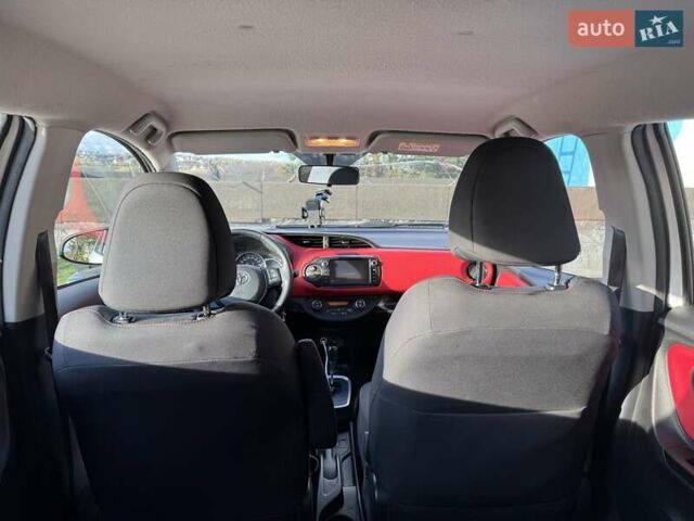 Белый Тойота Ярис, объемом двигателя 1.3 л и пробегом 156 тыс. км за 11000 $, фото 14 на Automoto.ua